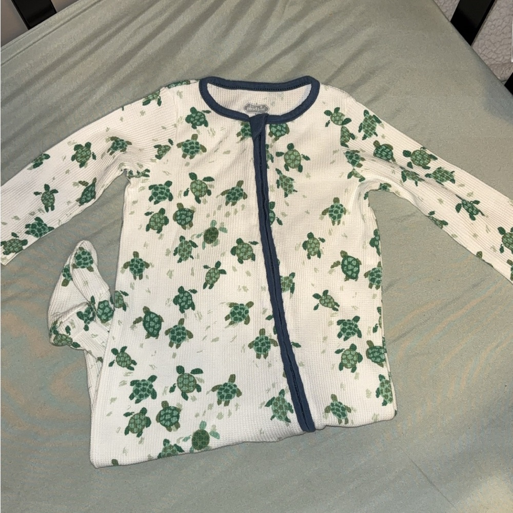 Mud Pie White and Green Turtle Pajama Set